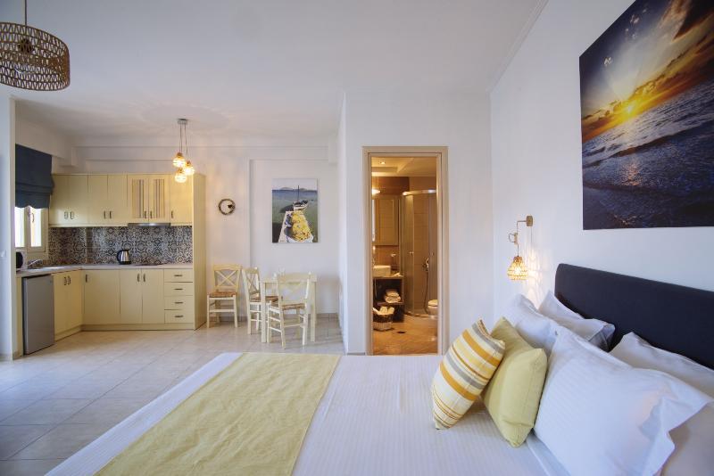 Aelia Apartments & Suites Livadi  Extérieur photo