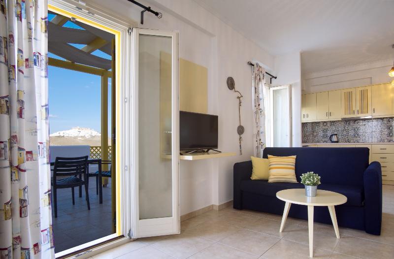Aelia Apartments & Suites Livadi  Extérieur photo